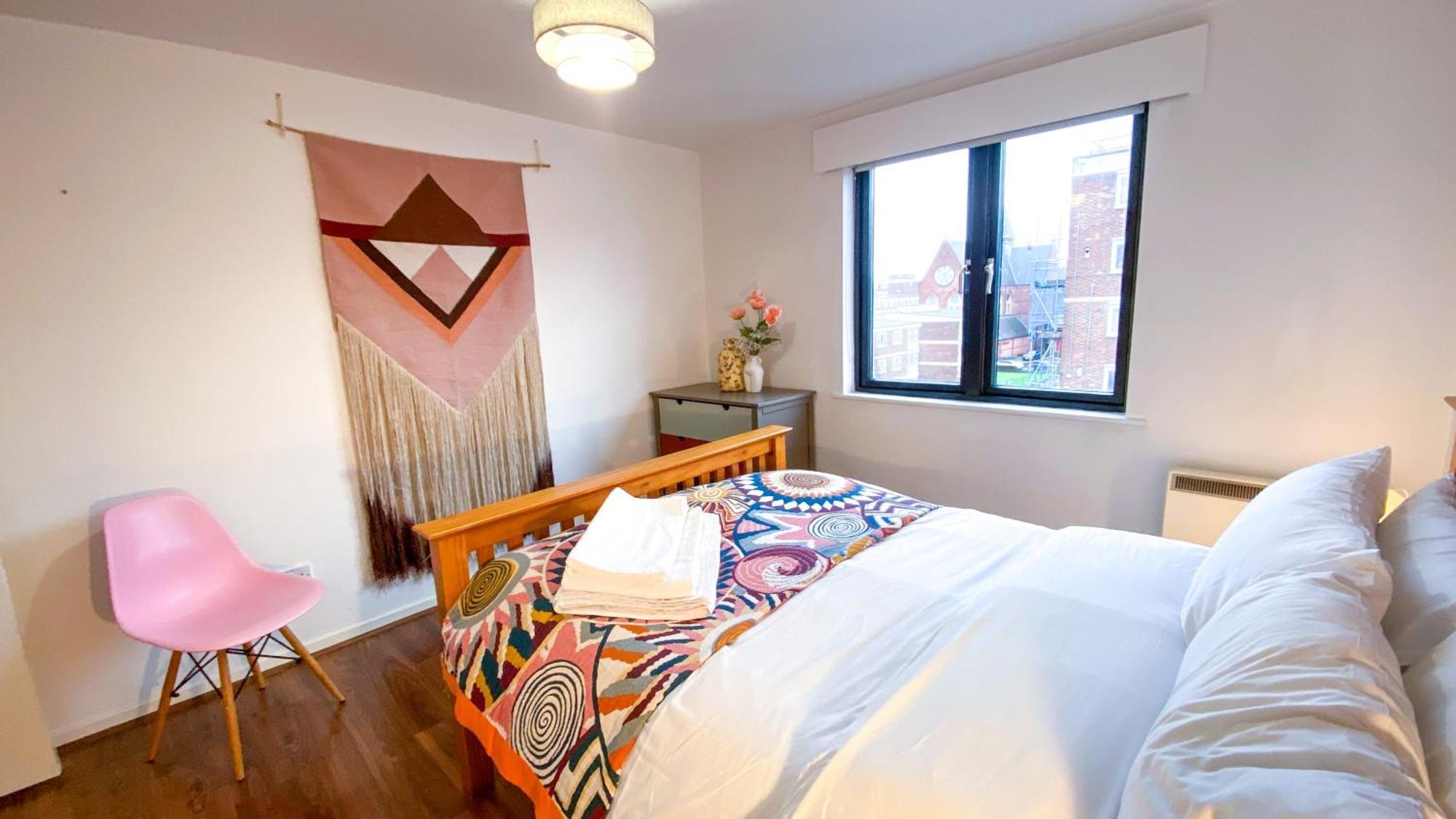 2 Bed Shoreditch Home With Parking ลอนดอน ภายนอก รูปภาพ
